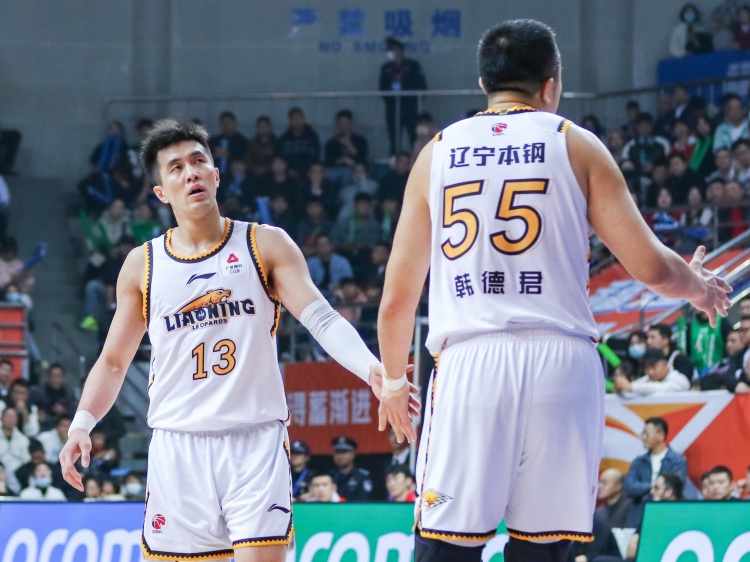 里程碑!韩德君8625分追平郭艾伦 并列辽篮队史得分王